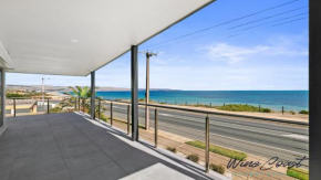 Esplanade Escape by Wine Coast Holidays